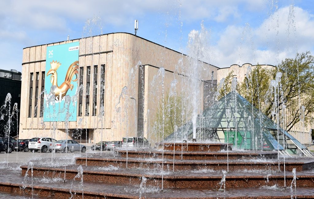 Фонтан у Дома конгрессов заработает уже в эти выходные