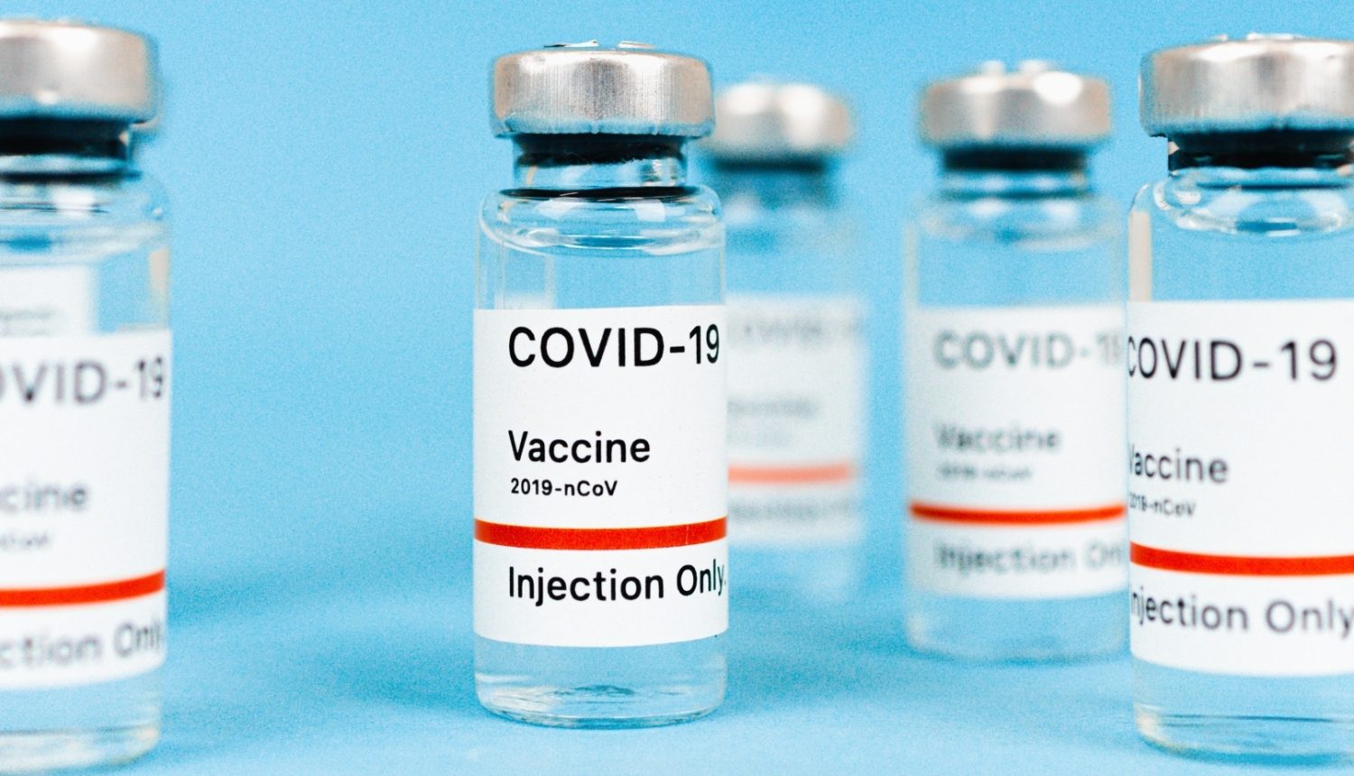 Семь смертей от Covid-19 за неделю. Групп риска призывают прививаться