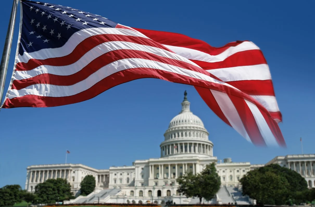 США утвердили пакет помощи Украине на 40 млрд долларов. И пообещали еще 100 миллионов США утвердили пакет помощи Украине на 40 млрд долларов. И пообещали еще 100 миллионов
