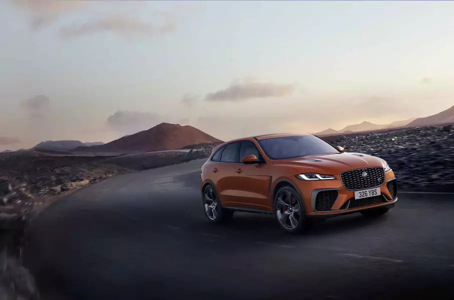 Jaguar F-Pace SVR после нового обновления стал только быстрее Jaguar F-Pace SVR после нового обновления стал только быстрее