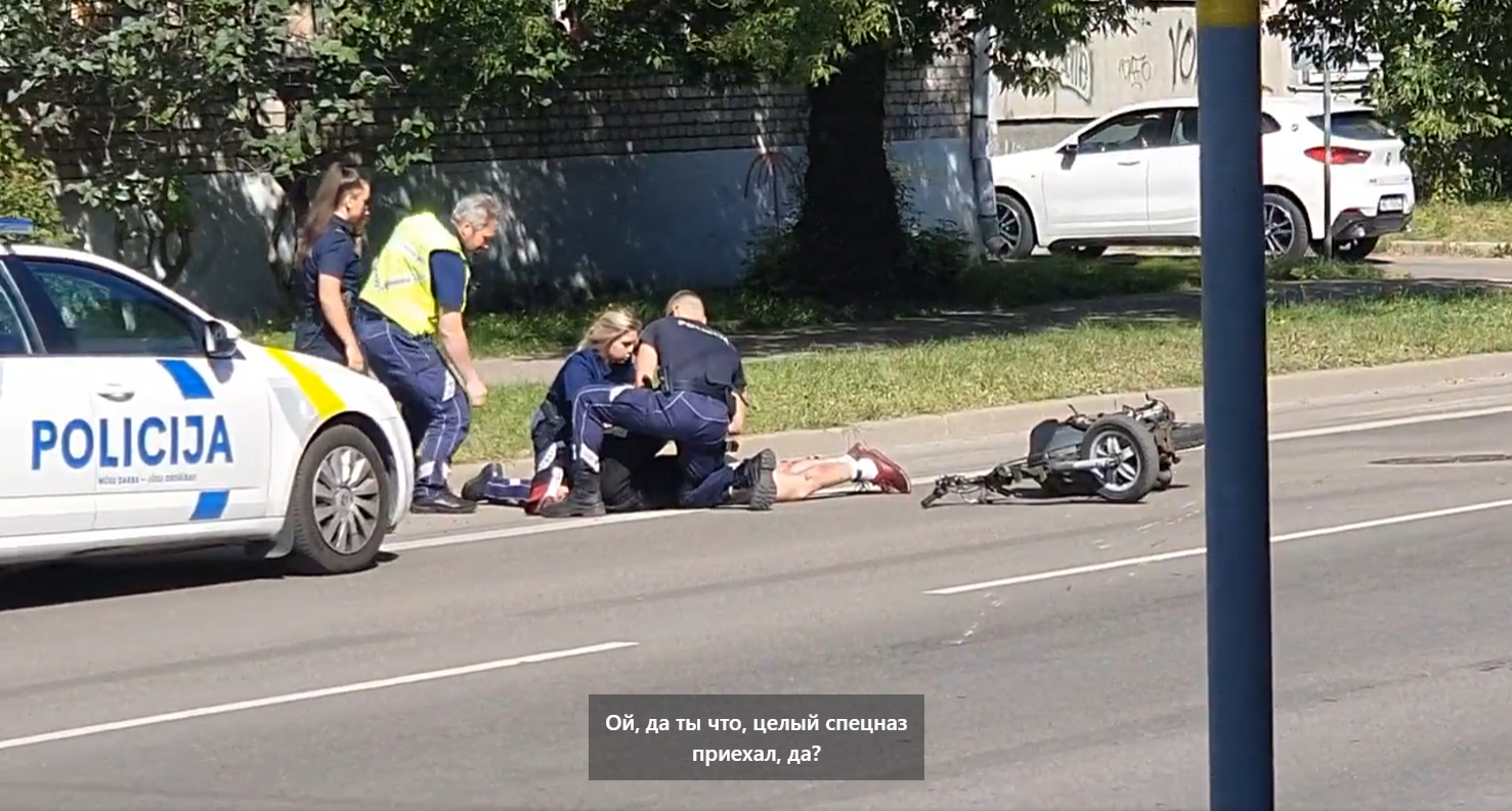 Особо опасен? Во время задержания полицейский протаранил пьяного водителя мопеда