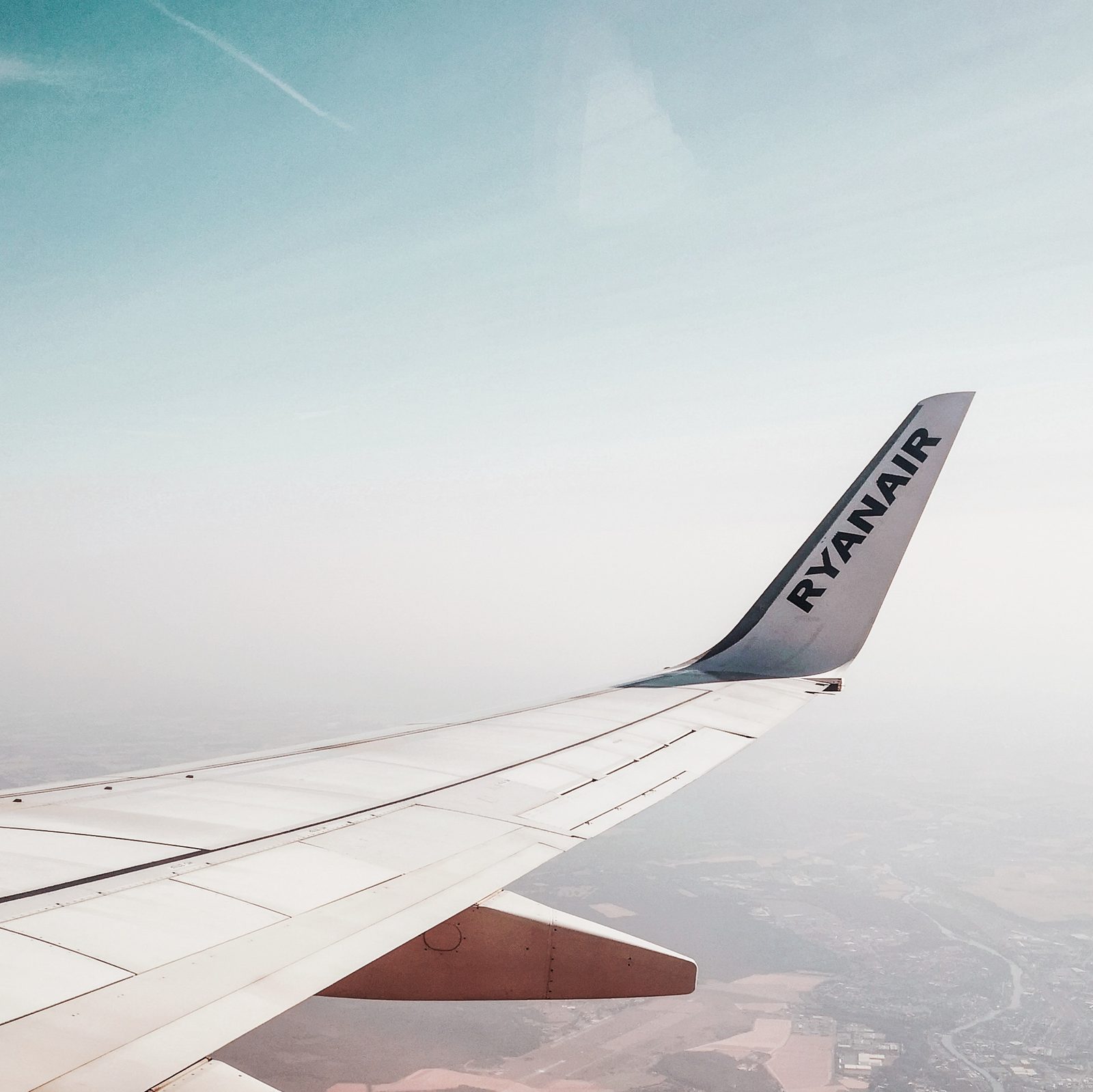 Būtu jāapsver iespēja pārtraukt aviosatiksmei izmantot Baltkrievijas gaisa telpu Būtu jāapsver iespēja pārtraukt aviosatiksmei izmantot Baltkrievijas gaisa telpu