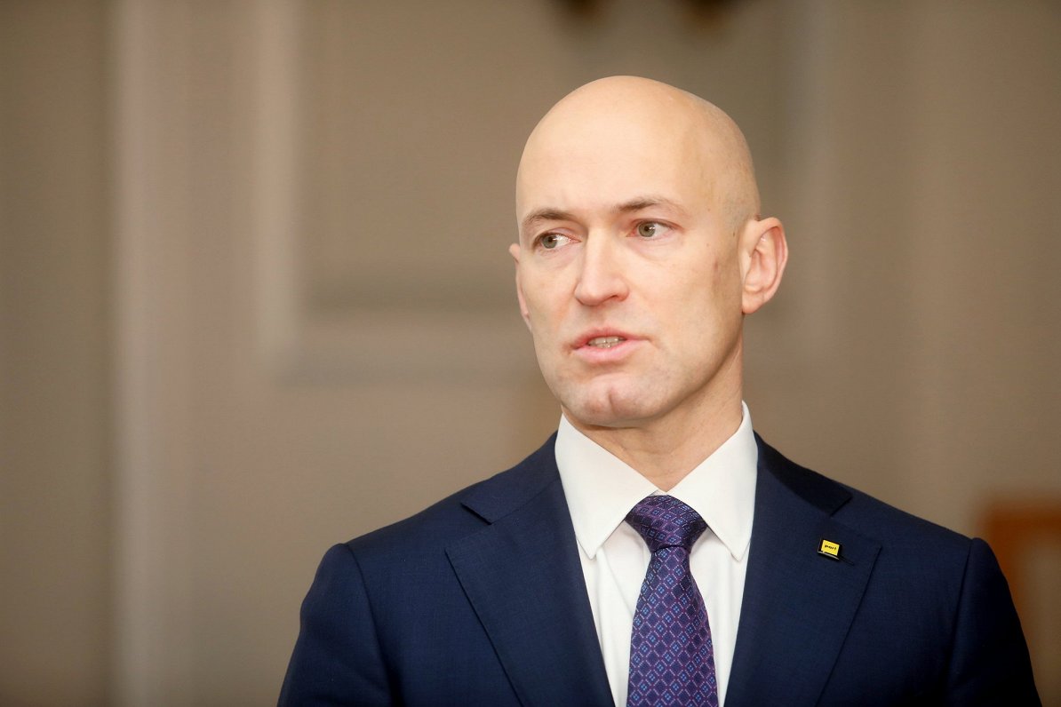 "Кто быстрее запишется - тот быстрее привьется" - министр открывает соревнование