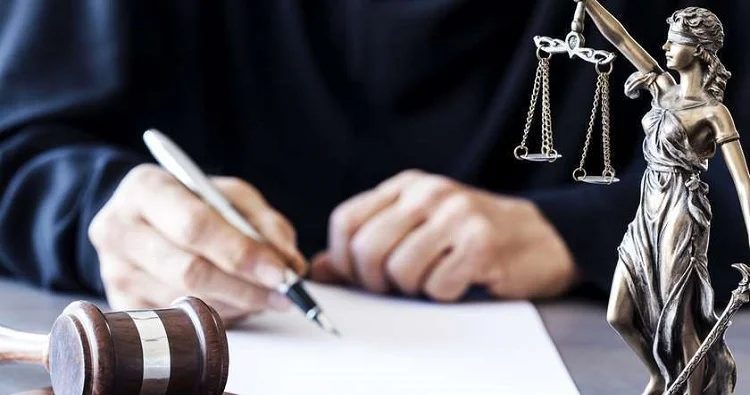 Хромое правосудие. В Латвии с каждым годом ухудшается принцип верховенства закона
