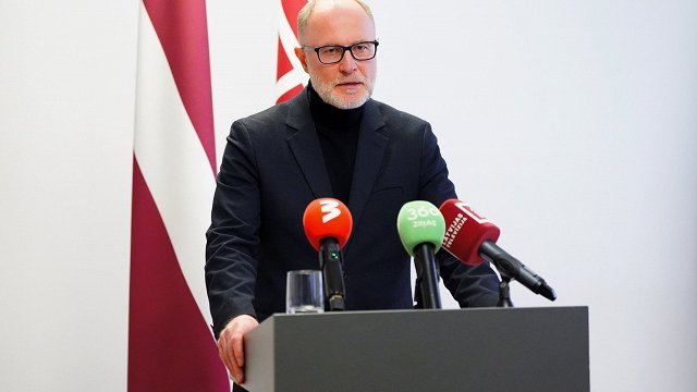 Sprūds no amata atkāpies, lai pasargātu NBS no ieraušanas politiskā kampaņā Sprūds no amata atkāpies, lai pasargātu NBS no ieraušanas politiskā kampaņā