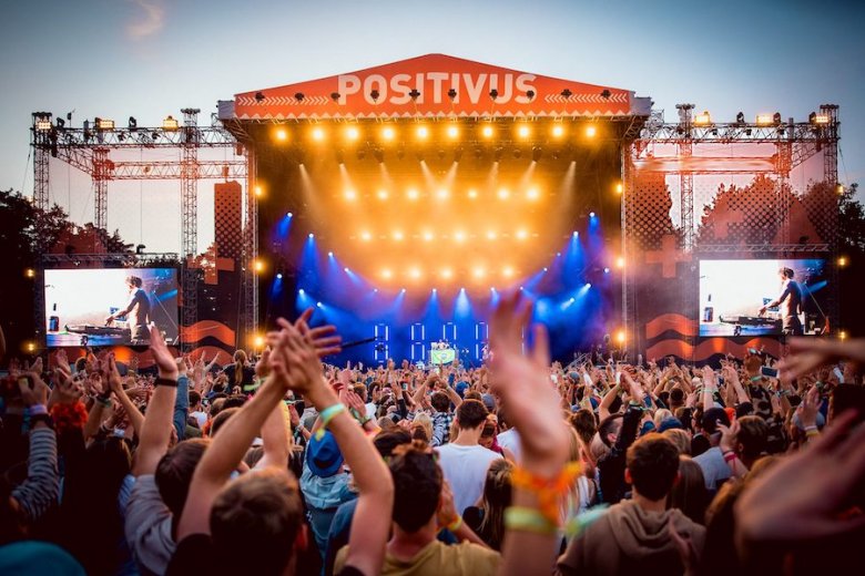 Positivus в Риге будет заканчиваться в час ночи. На Луцавсале