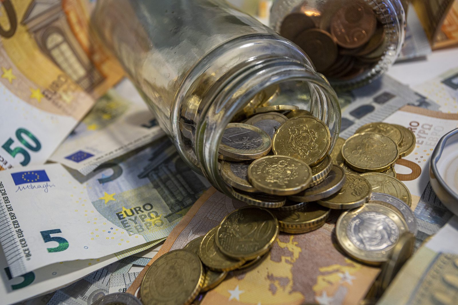 Latvijā mājsaimniecību rīcībā esošie ienākumi pērn pieauga par 6,8% Latvijā mājsaimniecību rīcībā esošie ienākumi pērn pieauga par 6,8%