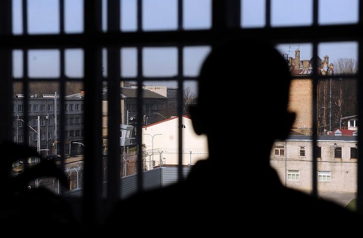 Двоих приговорили к 23 и 18 годам лишения свободы за убийство Двоих приговорили к 23 и 18 годам лишения свободы за убийство