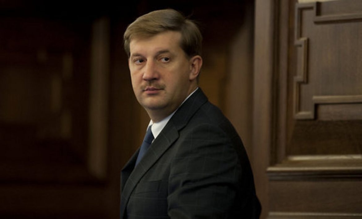 Клементьев призвал "отбросить политику и информировать о ковиде на русском" Клементьев призвал "отбросить политику и информировать о ковиде на русском"