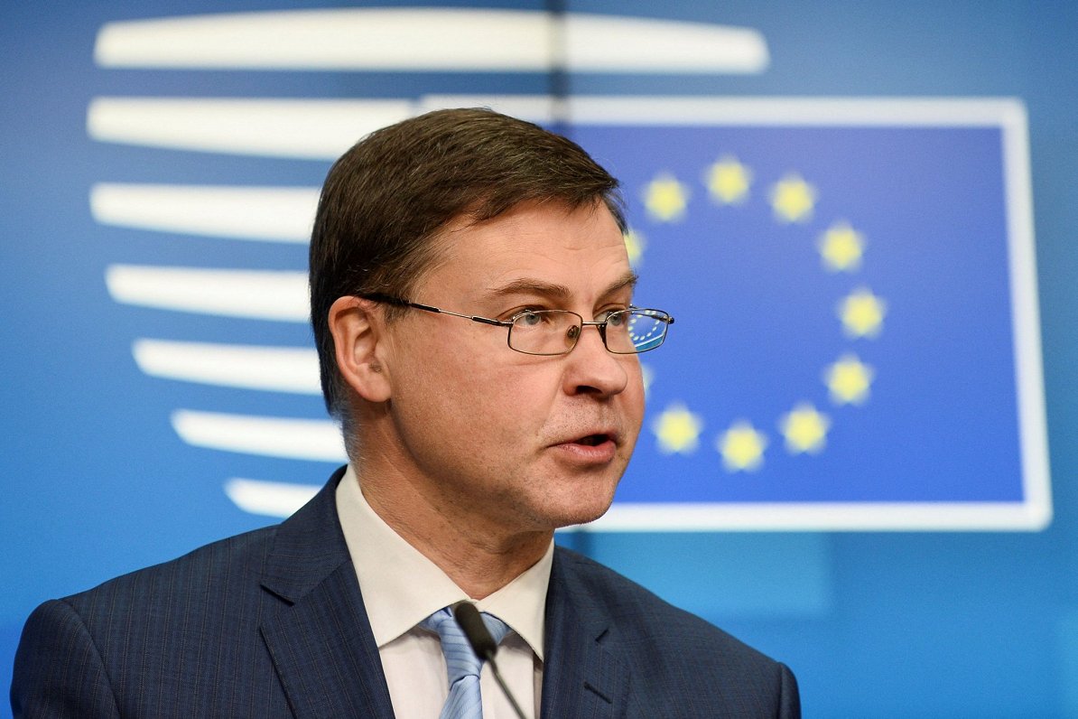Домбровскис откажется от мандата депутата Европарламента
