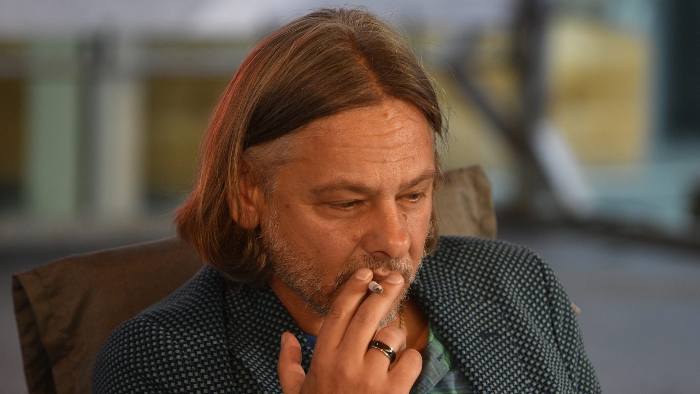 Режиссер Дж.Дж.Джилинджер ответил на обвинения в совращениях Режиссер Дж.Дж.Джилинджер ответил на обвинения в совращениях