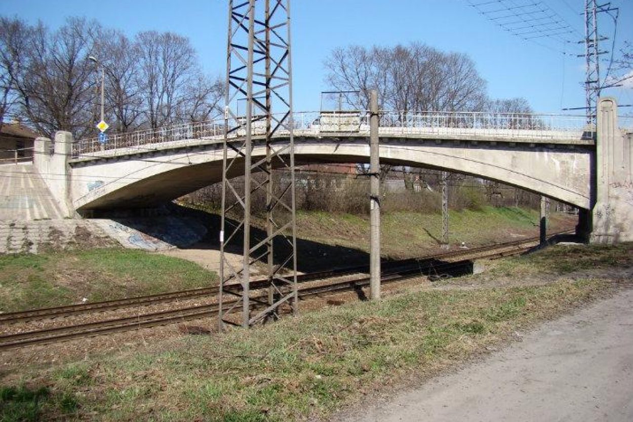 В Риге закроют железнодорожный путепровод на улице Алтонавас В Риге закроют железнодорожный путепровод на улице Алтонавас