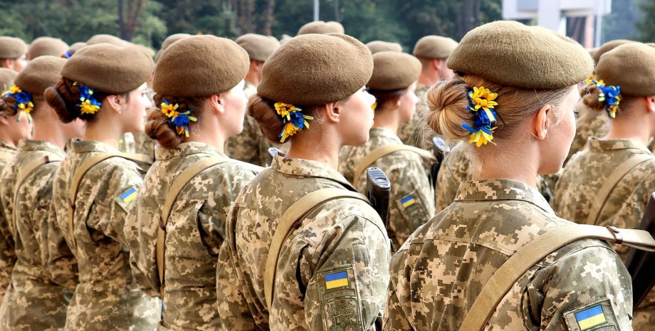Даже беременные и с маленькими детьми. Женщин Украины поставили на военный учет Даже беременные и с маленькими детьми. Женщин Украины поставили на военный учет