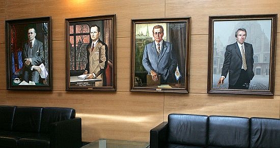 Портреты мэров в рижской думе — традиции конец? Портреты мэров в рижской думе — традиции конец?