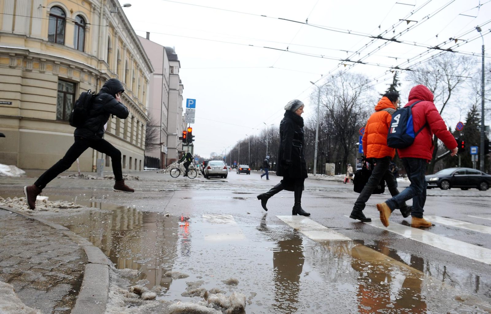Опрос: рижан больше всего не устраивает благоустройство города