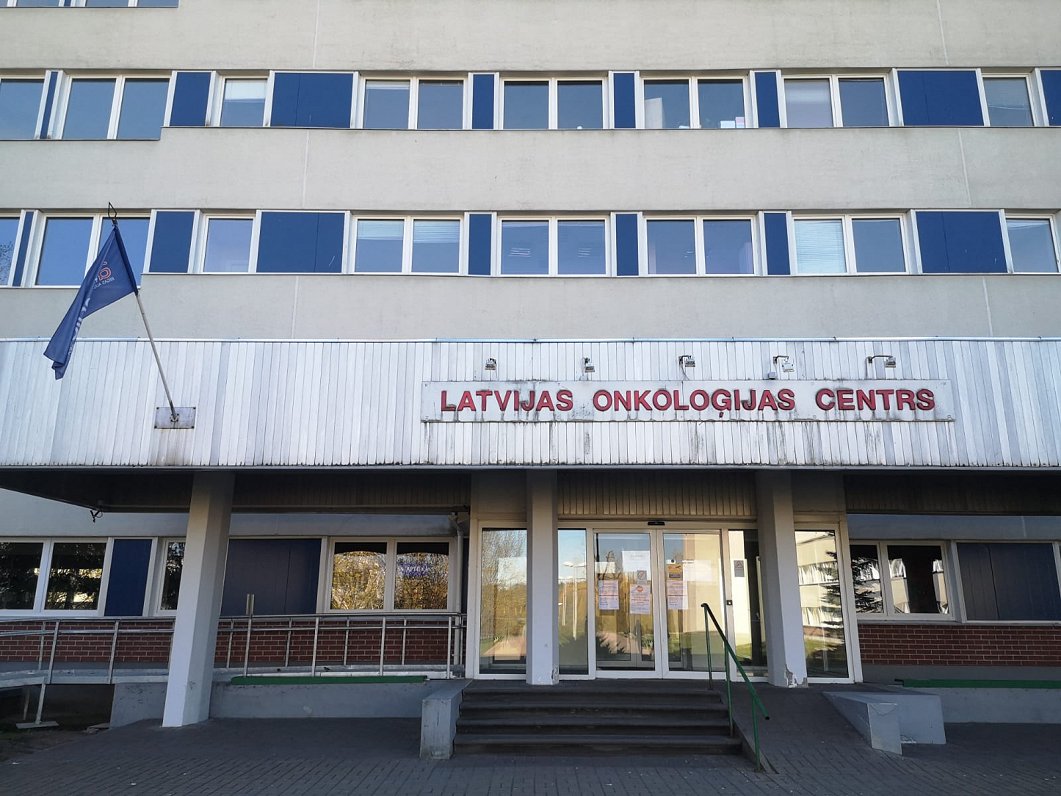 Многолетнему руководителю отделения ЛОЦ государство отказало в оплате лекарства. От рака