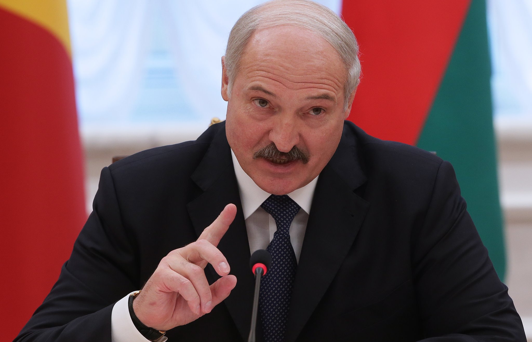Лукашенко пожаловался на «оголтелое» поведение Польши и стран Балтии Лукашенко пожаловался на «оголтелое» поведение Польши и стран Балтии