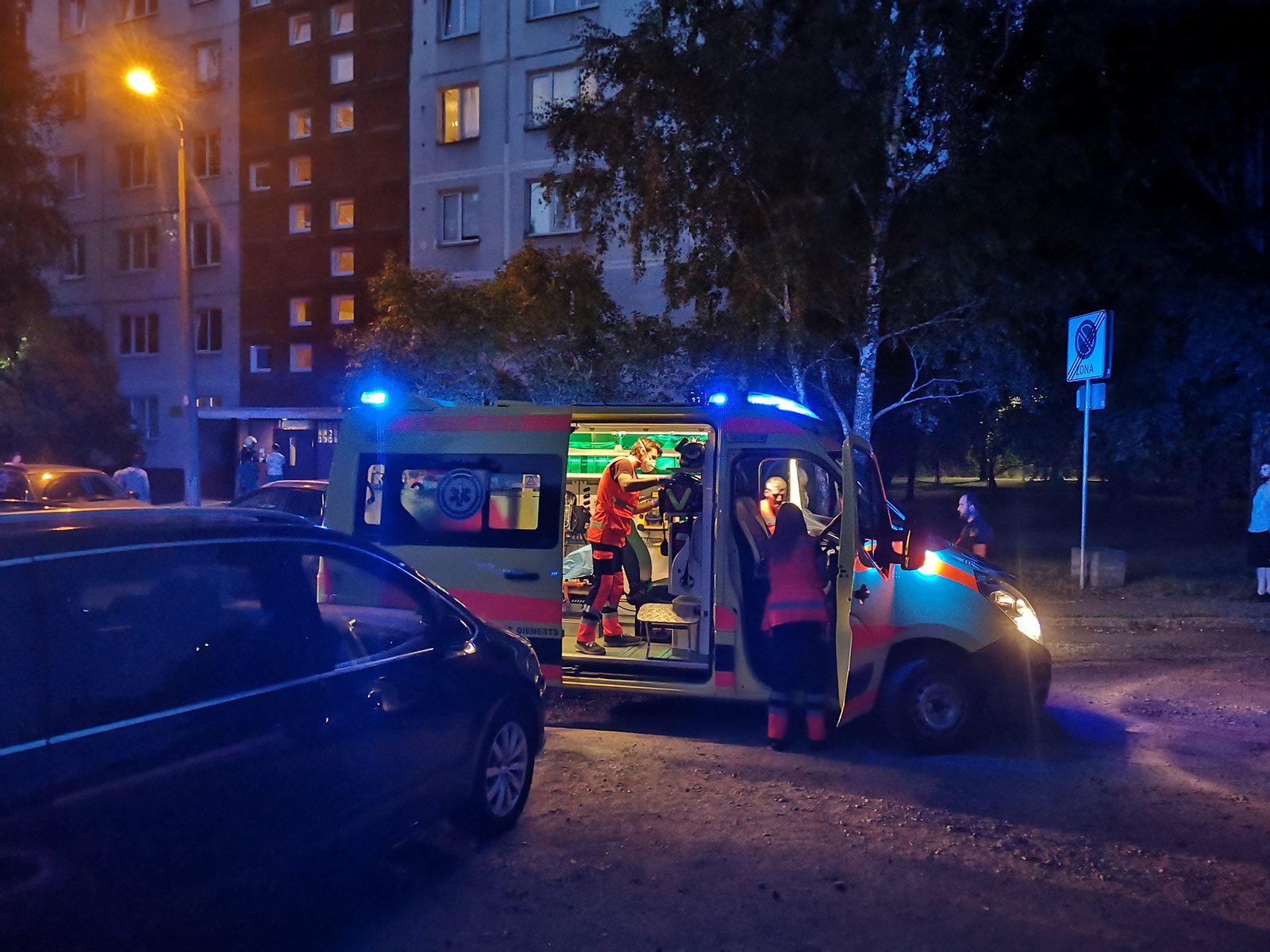 «Скорая помощь» пожаловалась в полицию на мешавших врачам отрицателей Covid-19