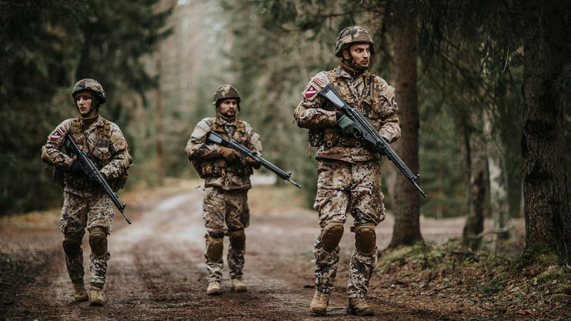 Добровольцем в армию Украины записался экс-мэр Крустпилса. Ранее он утопил пушку с советского мемориала в Екабпилсе Добровольцем в армию Украины записался экс-мэр Крустпилса. Ранее он утопил пушку с советского мемориала в Екабпилсе