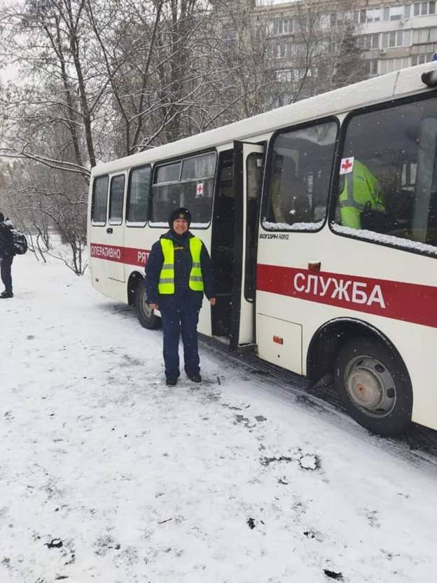 Из городов Украины вывозят людей по гуманитарным коридорам