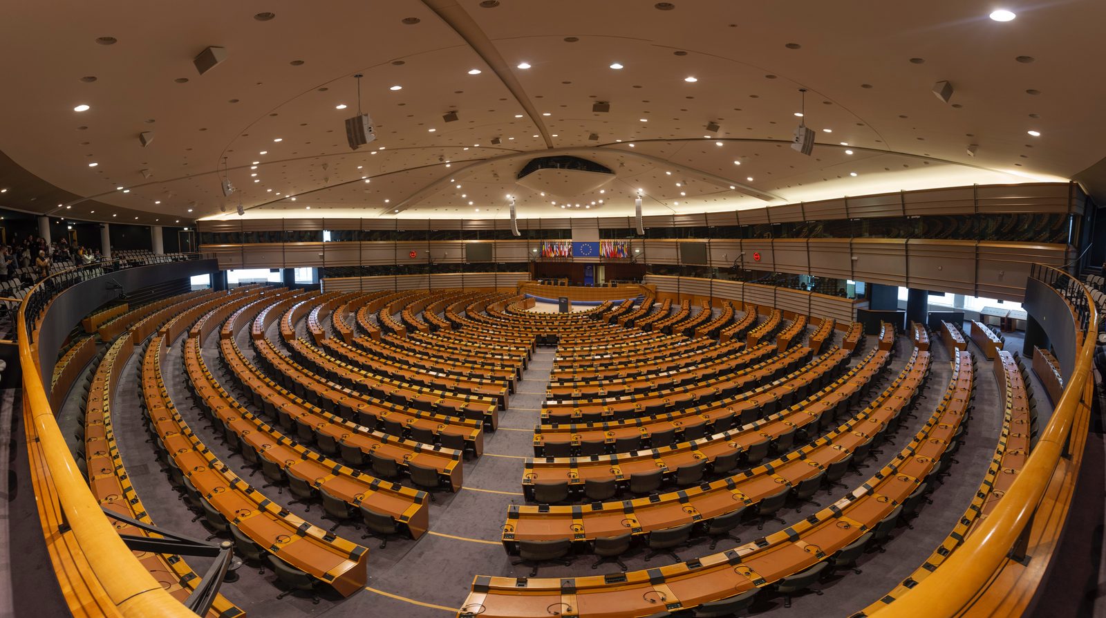 EP atceļ imunitāti Grieķijā notiesātajam Jiannim Lagam EP atceļ imunitāti Grieķijā notiesātajam Jiannim Lagam
