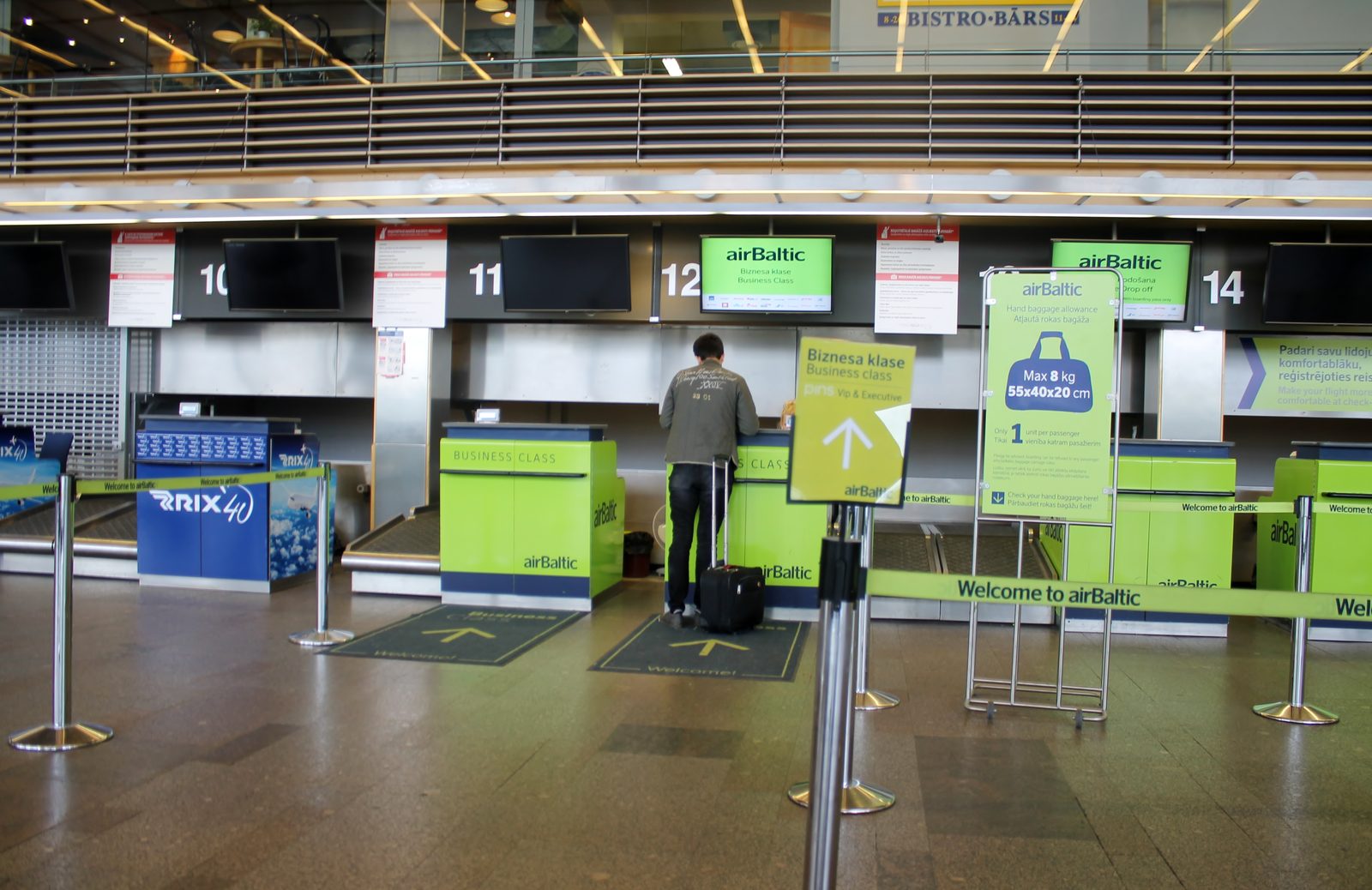 В случае позитивного теста на Covid-19 airBaltic разрешит поменять билет