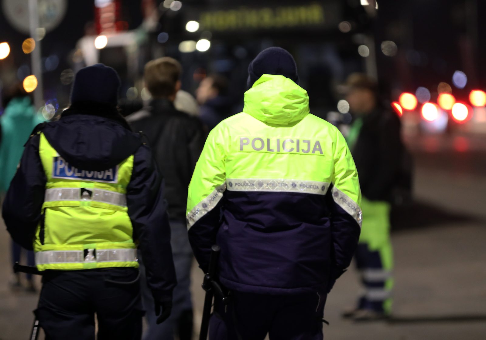 Policija kādā Rīgas centra viesnīcā konstatē pandēmijas laikā aizliegto pasākumu