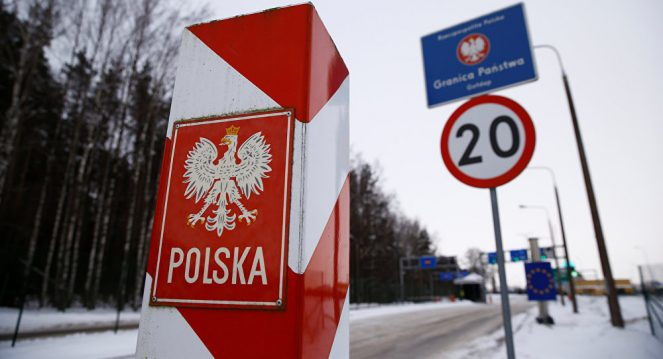 Польша начала строить заграждения на границе с Калининградской областью