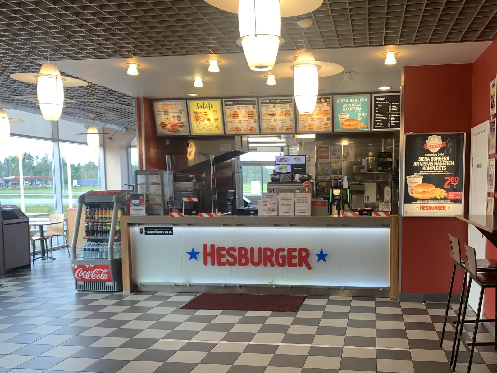 "Hesburger" не будет строить кафе на Привокзальной площади "Hesburger" не будет строить кафе на Привокзальной площади