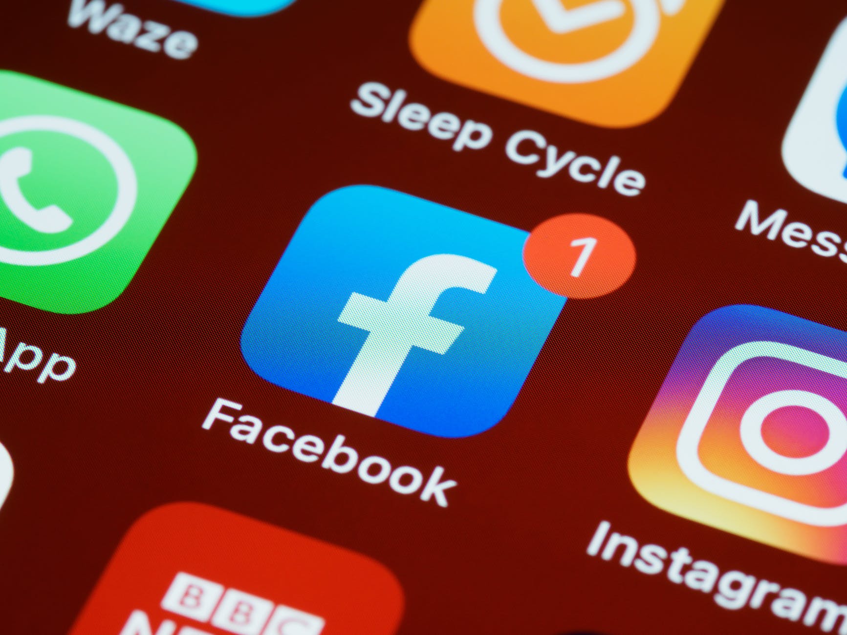 Meta: Facebook не потерпит призывов к насилию против россиян Meta: Facebook не потерпит призывов к насилию против россиян