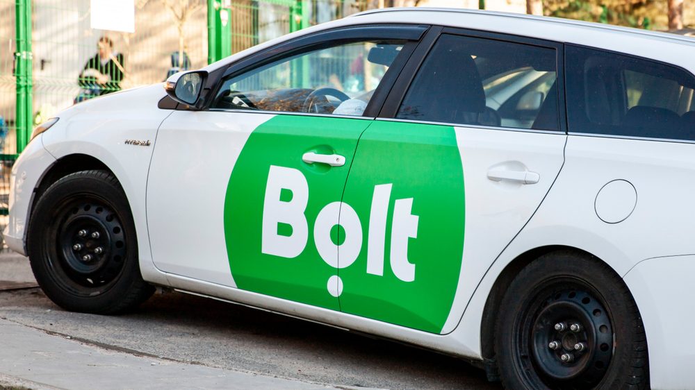 После Лиго существенно вырастут тарифы на такси. Bolt советует альтернативу - электросамокаты