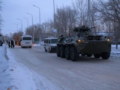 Протесты в Казахстане: россиян будут вывозить самолетами Минобороны РФ Протесты в Казахстане: россиян будут вывозить самолетами Минобороны РФ