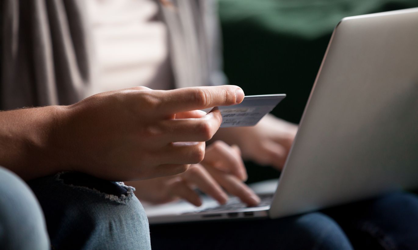 Предупреждают о мошеннице, продающей вещи в соцсетях Предупреждают о мошеннице, продающей вещи в соцсетях