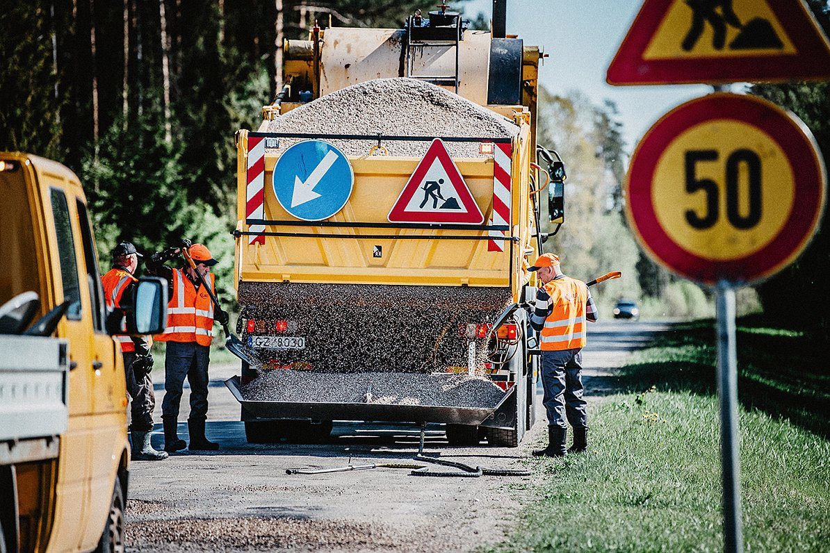 Būvdarbu dēļ satiksmes ierobežojumi ir 41 valsts autoceļu posmā Būvdarbu dēļ satiksmes ierobežojumi ir 41 valsts autoceļu posmā