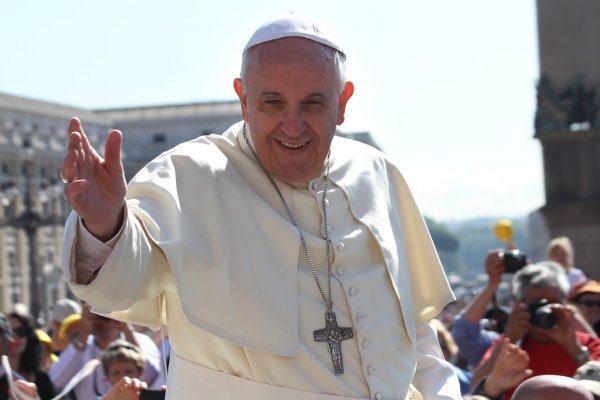 "Прикосновение к смерти помогает поддерживать жертв Covid-19" "Прикосновение к смерти помогает поддерживать жертв Covid-19"