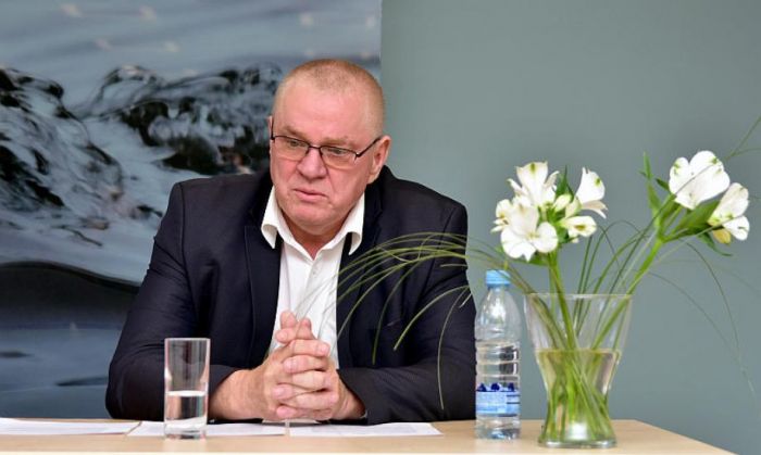 Министр отстранил от должности мэра Икшкеле: "Трапиньш ни царь, ни монарх!" Министр отстранил от должности мэра Икшкеле: "Трапиньш ни царь, ни монарх!"