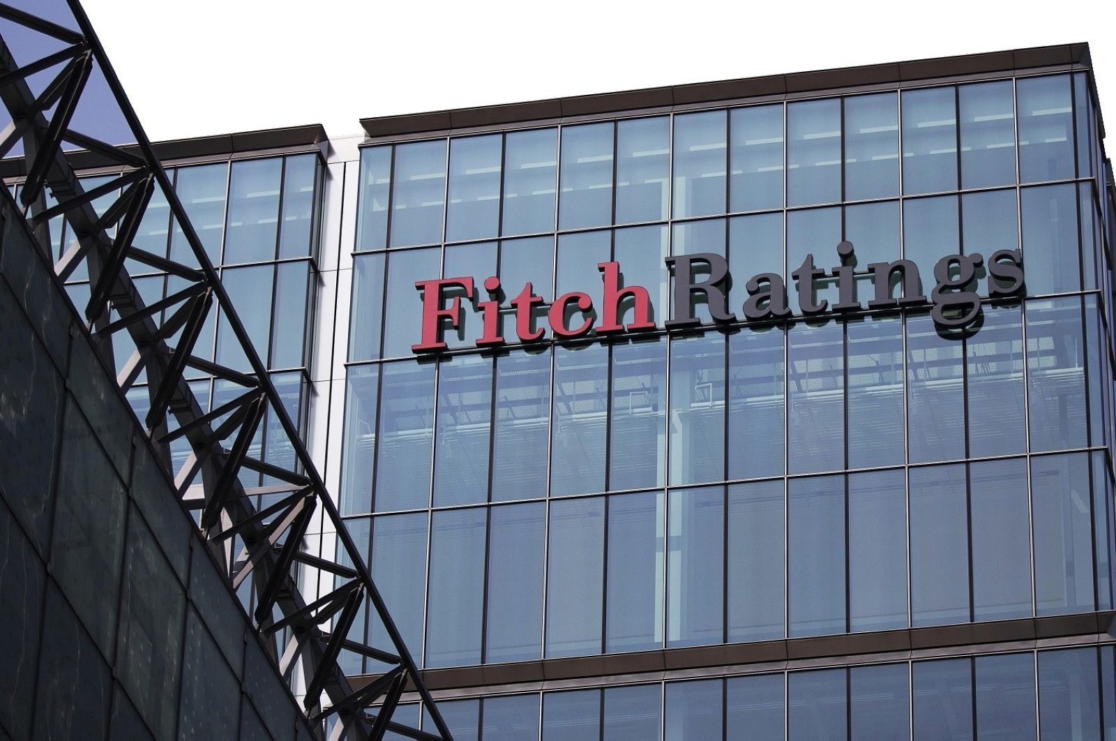 Агентство Fitch предупредило об угрозе дефолта РФ