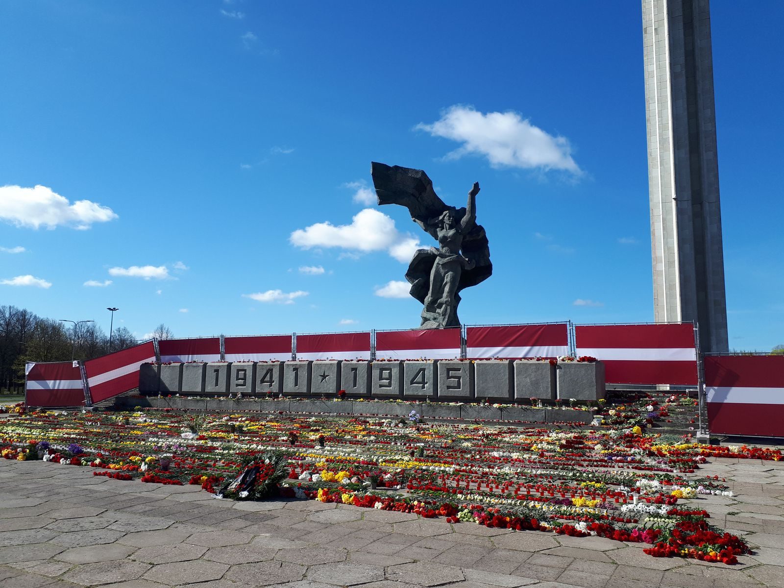 СГБ предупреждает о провокациях во время демонтажа памятника в парке Победы