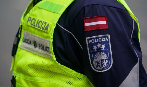 Полицейский обвиняется в управлении автомобилем в состоянии сильного алкогольного опьянения