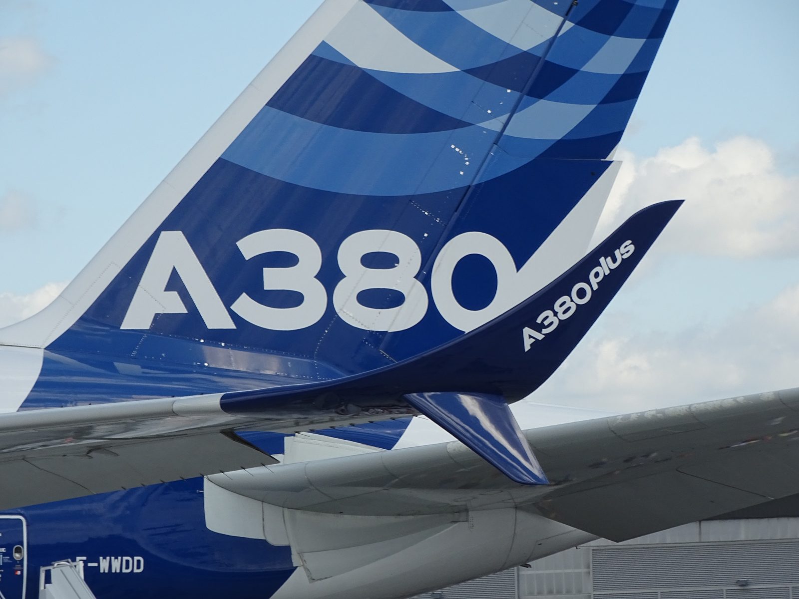 "easyJet" atliek jaunu "Airbus" lidmašīnu piegādes "easyJet" atliek jaunu "Airbus" lidmašīnu piegādes