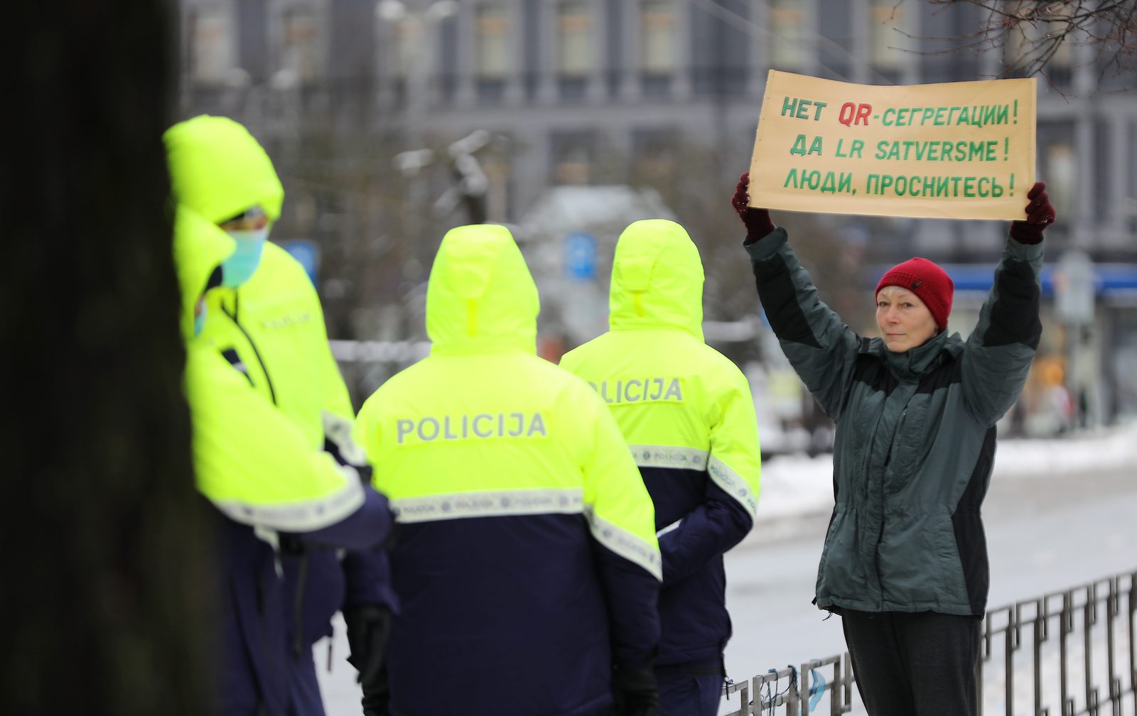 Ограничения по Covid-19 и парковка в "зеленой зоне" - основные нарушения рижан в 2021 году Ограничения по Covid-19 и парковка в "зеленой зоне" - основные нарушения рижан в 2021 году