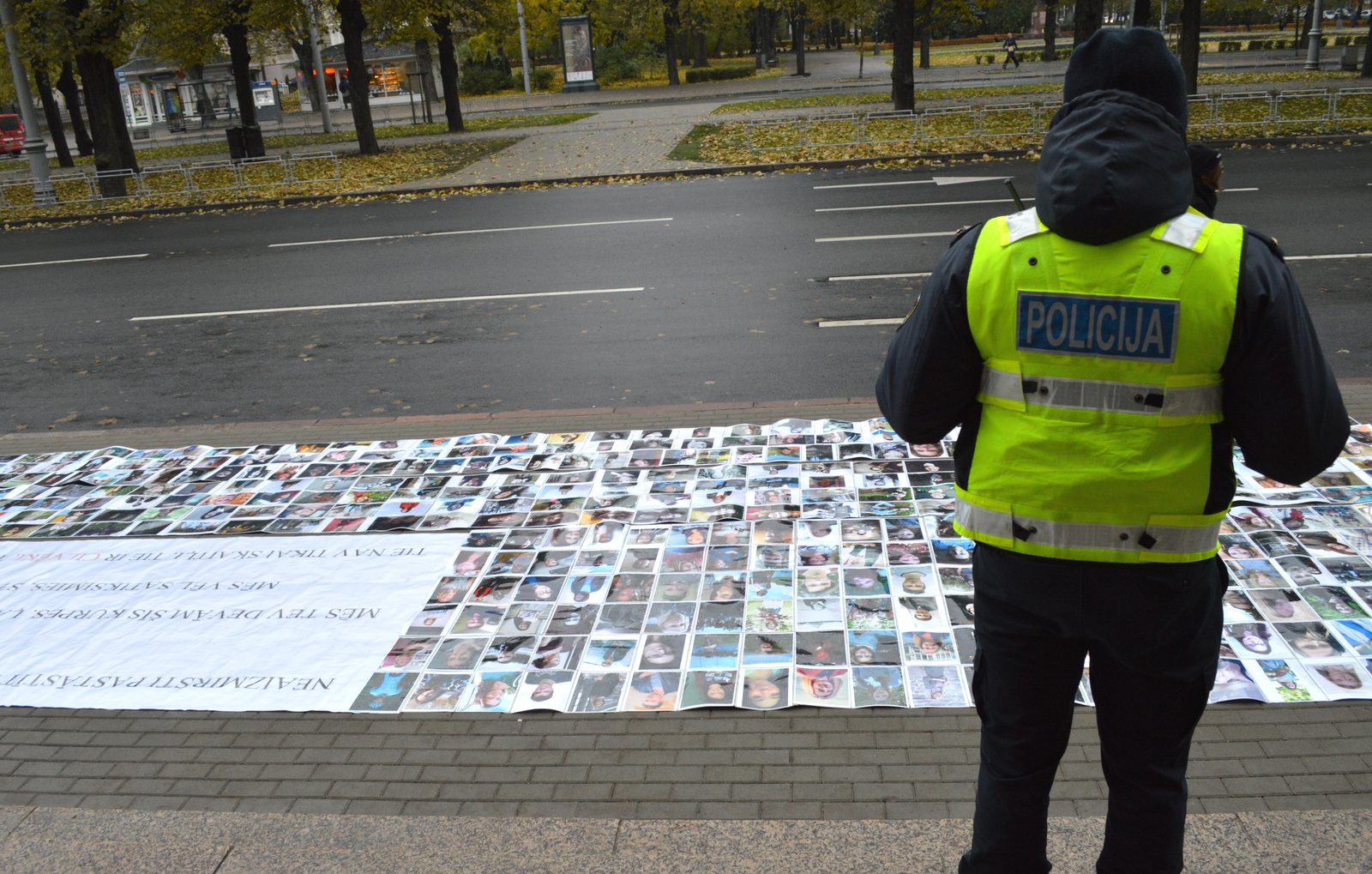 Neatļautā pasākumā Liepājā pieķerti 24 ballētāji, viens no viņiem mēģinājis žņaugt policistu Neatļautā pasākumā Liepājā pieķerti 24 ballētāji, viens no viņiem mēģinājis žņaugt policistu