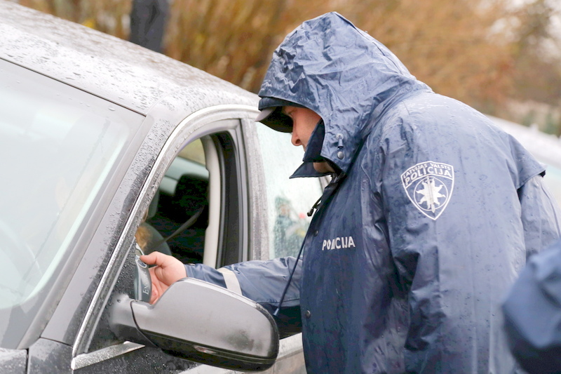 В новогодние выходные на дорогах задержаны 32 нетрезвых водителя В новогодние выходные на дорогах задержаны 32 нетрезвых водителя
