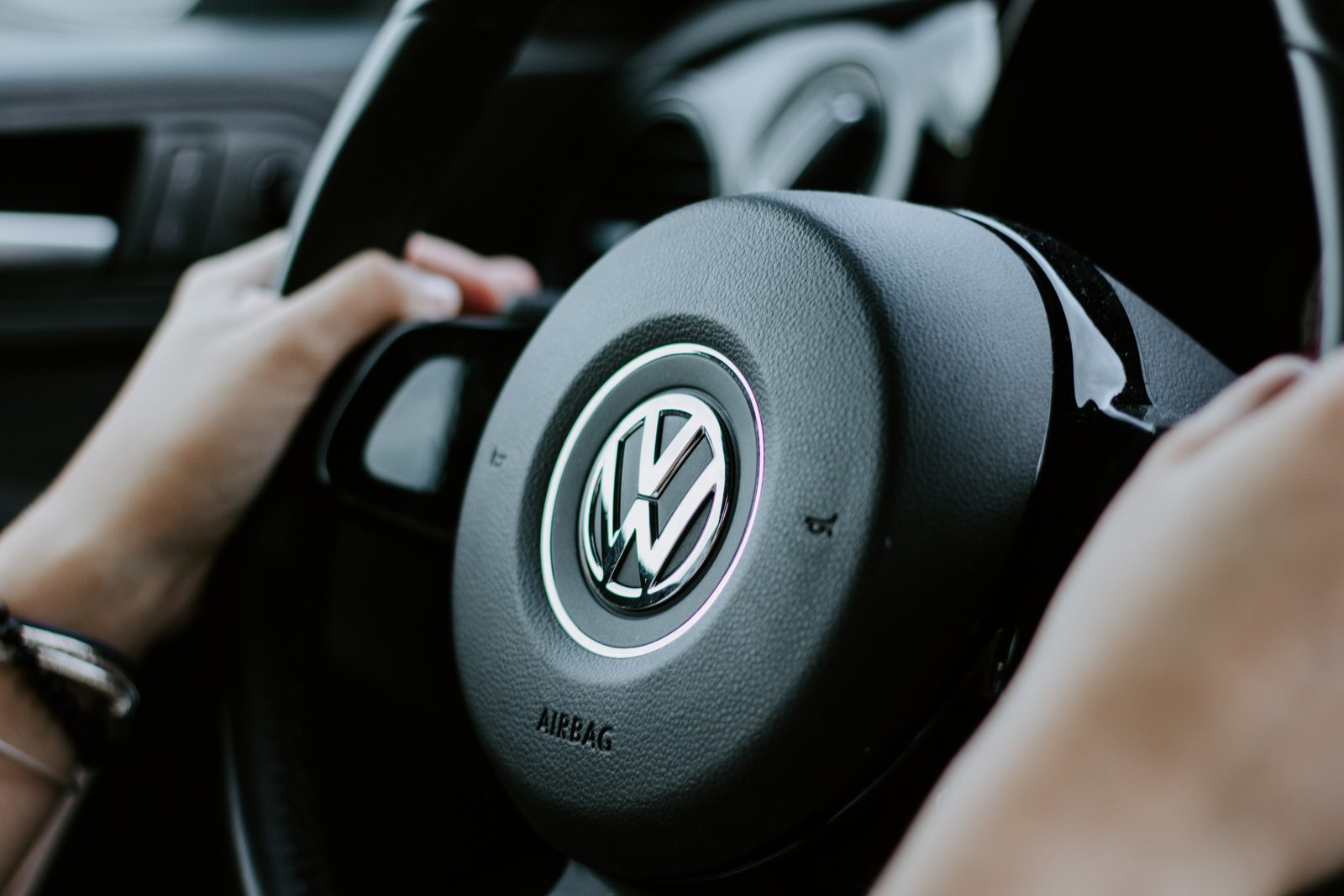 "Volkswagen" un "Microsoft" sadarbosies autonomās vadības automobiļu izstrādē "Volkswagen" un "Microsoft" sadarbosies autonomās vadības automobiļu izstrādē