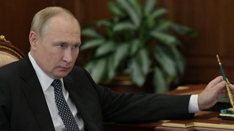 Путин приказал прекратить огонь по случаю Рождества Путин приказал прекратить огонь по случаю Рождества