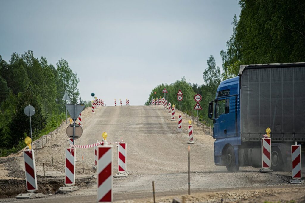 Daugavpils šosejas un apvedceļa būvdarbos palielinājies pagaidu luksoforu skaits Daugavpils šosejas un apvedceļa būvdarbos palielinājies pagaidu luksoforu skaits