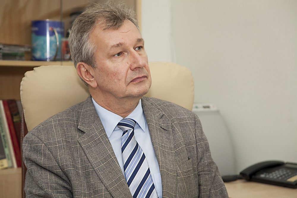 Эксперт: правительственную стратегию постепенного смягчения ограничений - осуществлять нельзя