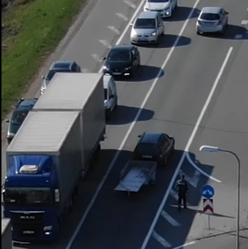 Дроны следят за дорогой Дроны следят за дорогой