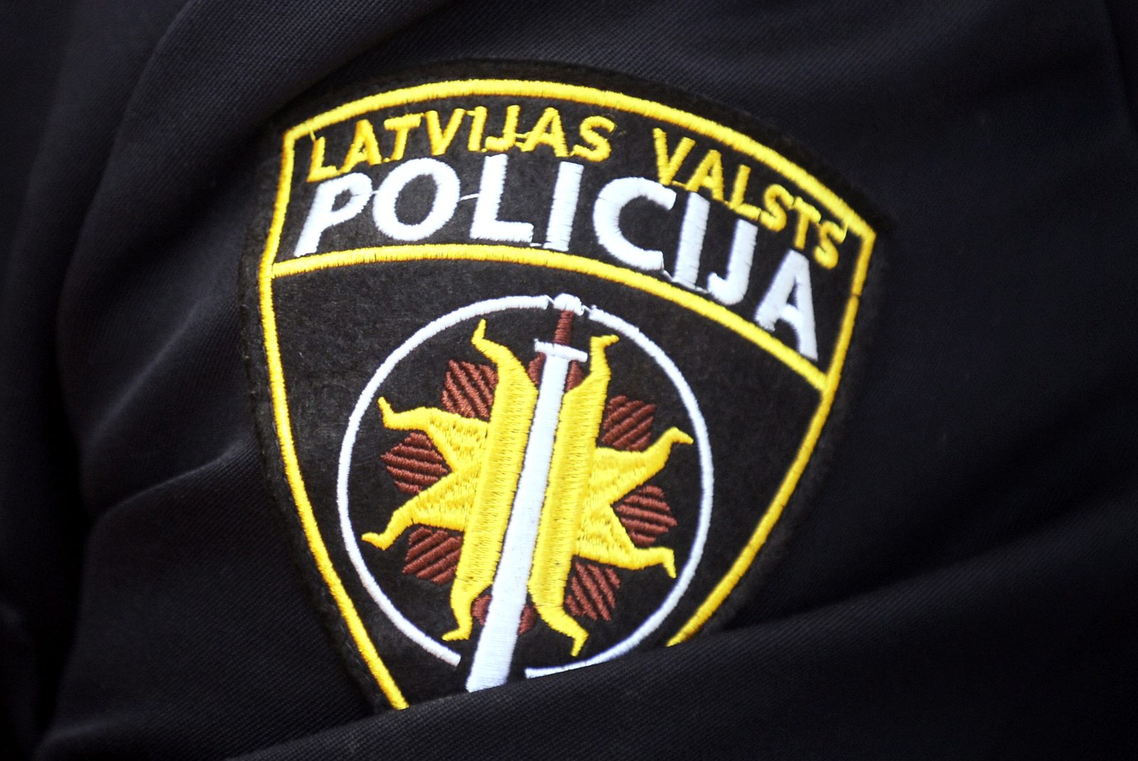 Kriminālprocesā par iespējamu krāpšanu tiesu izpildītājam Veinbergam piemērots aizdomās turētā statuss