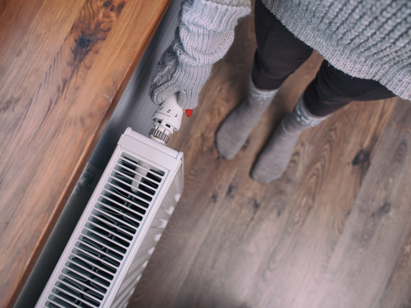 Сезон отопления начался, но батареи тёплые не у всех. Как будем платить? Сезон отопления начался, но батареи тёплые не у всех. Как будем платить?